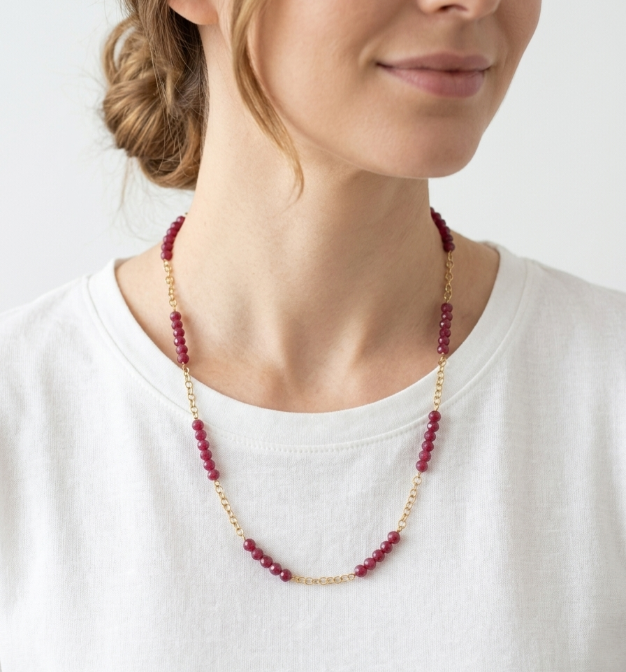 Naszyjnik Jadeit – widok na modelce